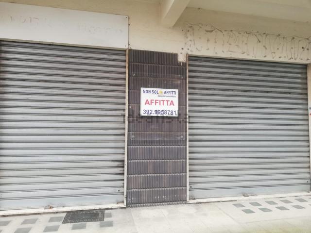 Locale in affitto di 74 m² in Via Cosenza, 13