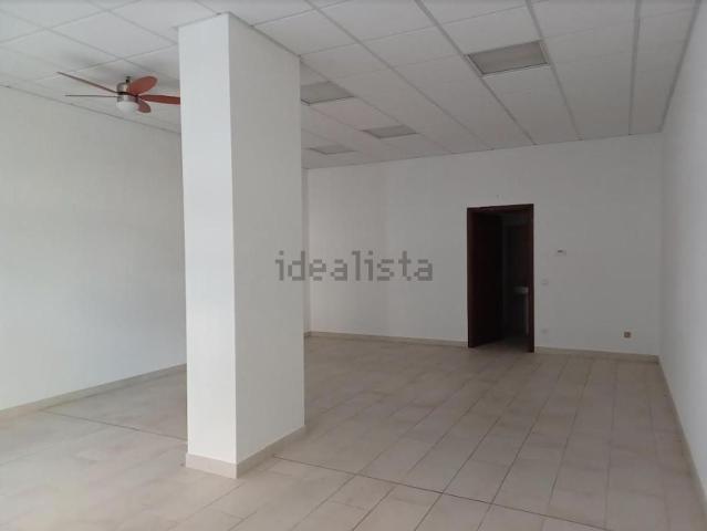 Locale in affitto di 74 m²