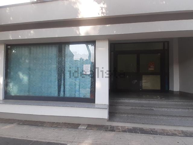 Locale in affitto di 750 m² in Viale Vittorio Veneto