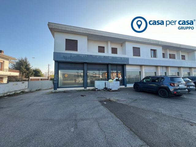Locale in affitto di 750 m² in Viale Porta Po
