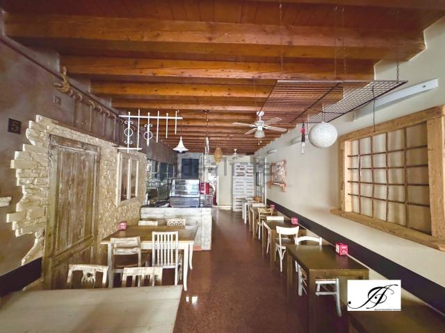Locale in affitto di 75 m² in Piazzale Giuseppe Giusti