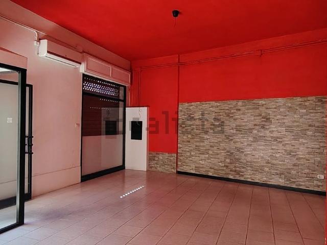Locale in affitto di 75 m² in Via Vittorio Veneto