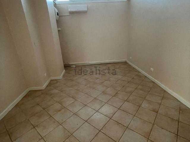 Locale in affitto di 75 m² in Via Castel San Pietro