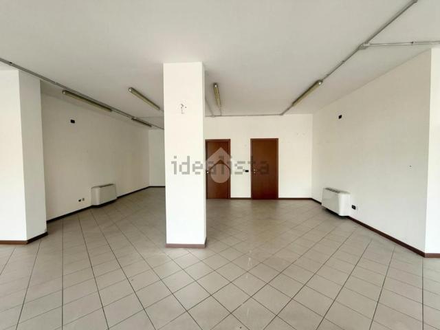 Locale in affitto di 75 m² in Via Creari, 2