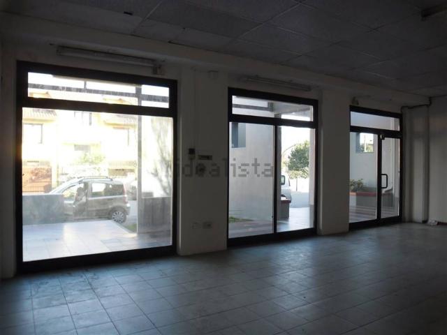 Locale in affitto di 75 m² in Via Giuseppe Ungaretti, 5