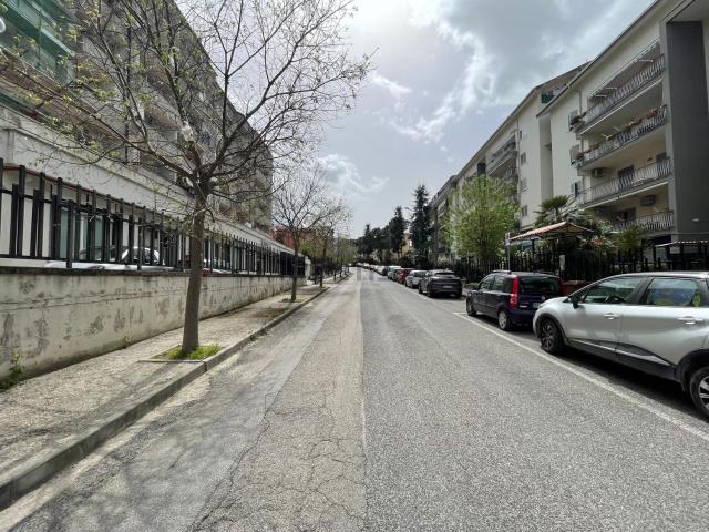 Locale in affitto di 75 m² in Via Guindazzi