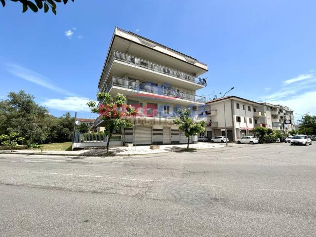 Locale in affitto di 75 m² in Via Luigi Ripoli