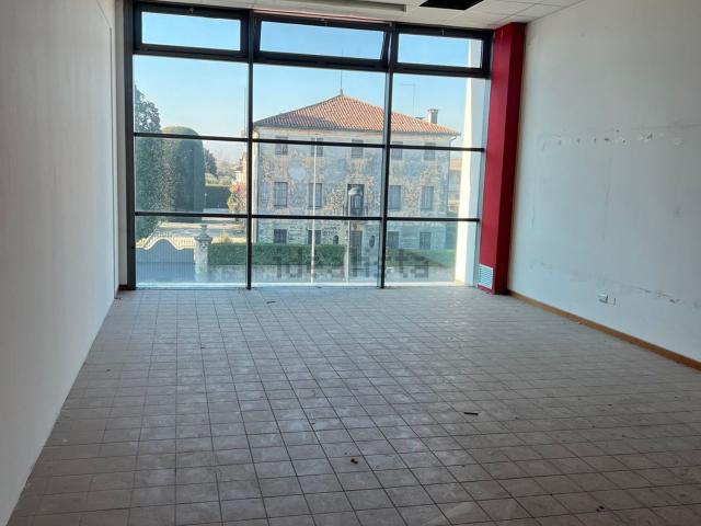 Locale in affitto di 75 m² in Via Mazzini Giuseppe, 91