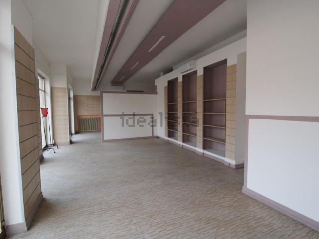 Locale in affitto di 75 m² in Via Monte Cimone