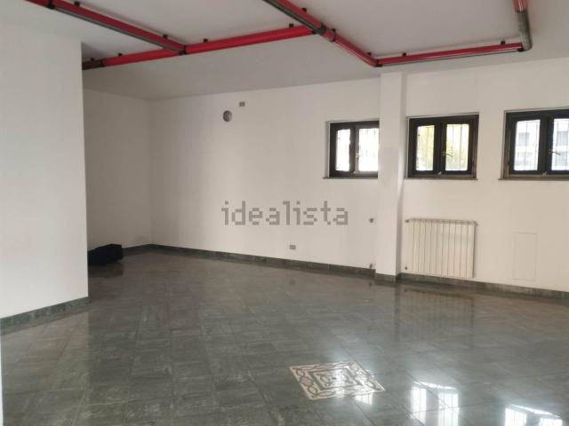 Locale in affitto di 75 m²