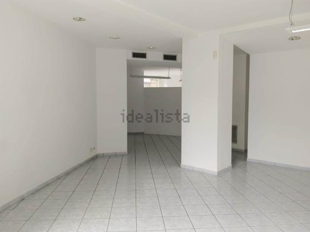 Locale in affitto di 75 m²