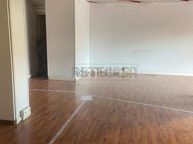 Locale in affitto di 75 m²