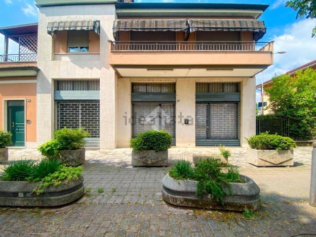 Locale in affitto di 79 m² in Viale V. Emanuele, 34