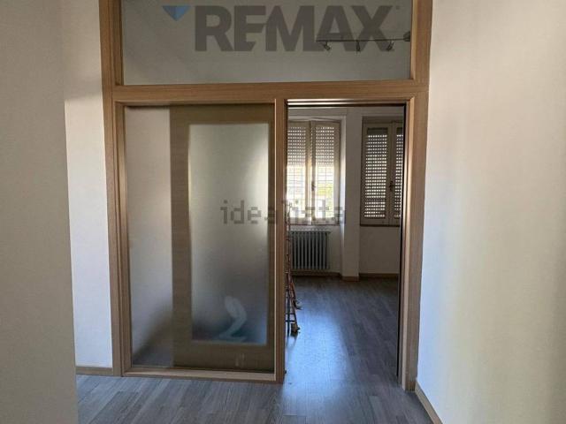 Locale in affitto di 79 m²