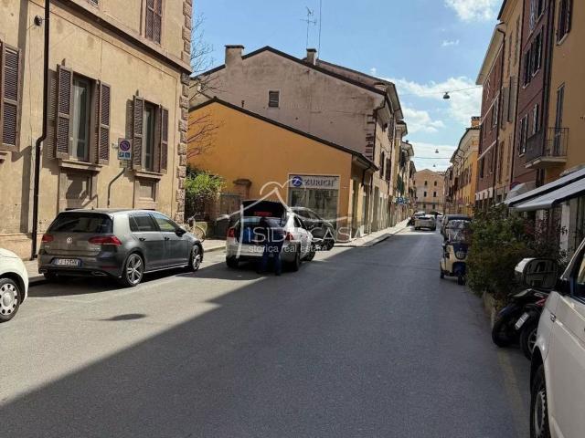 Locale in affitto di 79 m²