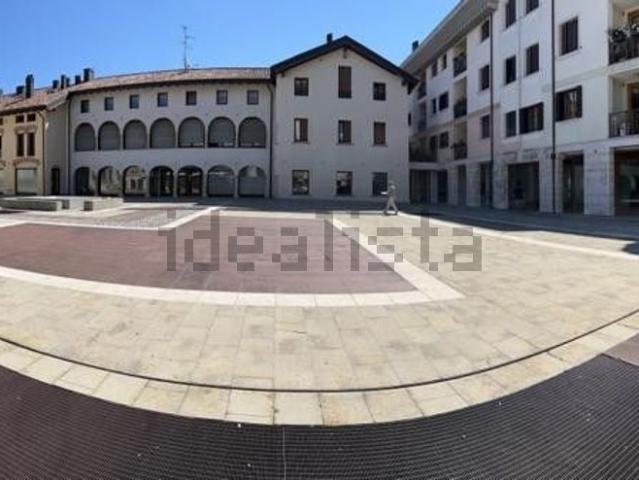 Locale in affitto di 83 m² in Piazza Borgolucido
