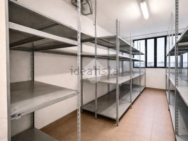 Locale in affitto di 83 m² in Via Kennedy, 4217
