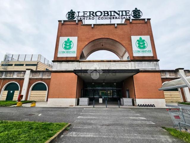 Locale in affitto di 800 m² in Via delle Robinie, 2