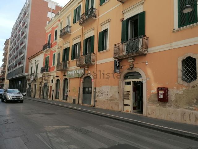 Locale in affitto di 80 m² in Corso Cairoli