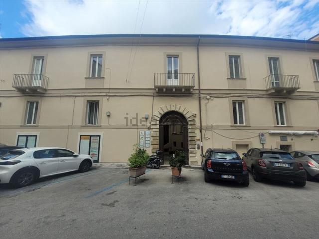 Locale in affitto di 80 m² in Largo Costantino Barbella