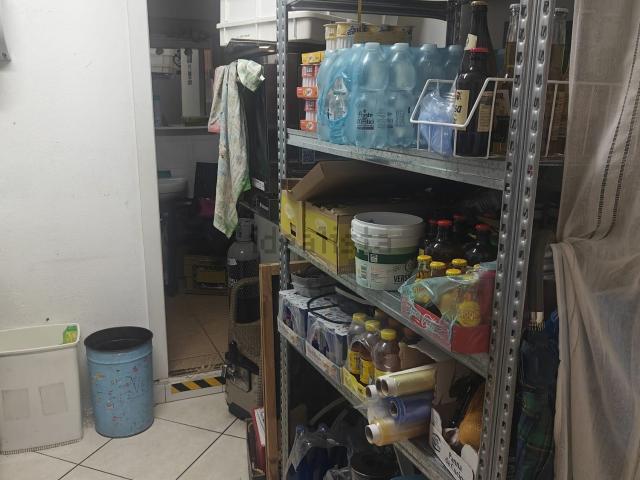 Locale in affitto di 80 m² in Piazza Fratelli Rosselli
