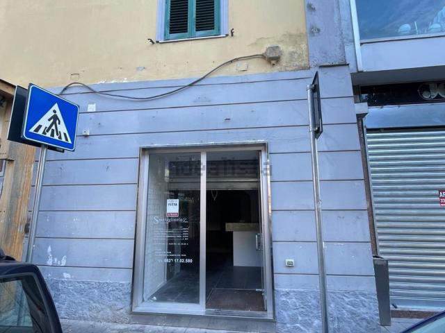 Locale in affitto di 80 m² in Piazza Luigi Vanvitelli, 34