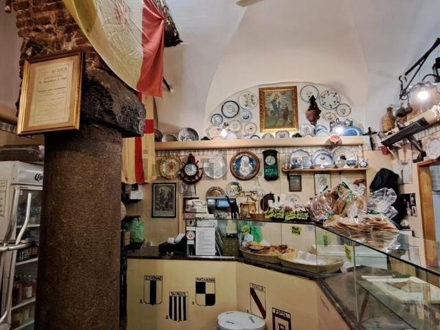 Locale in affitto di 80 m² in Vico San Luca, 1