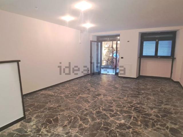 Locale in affitto di 80 m² in Vico Superiore del Ferro, 5