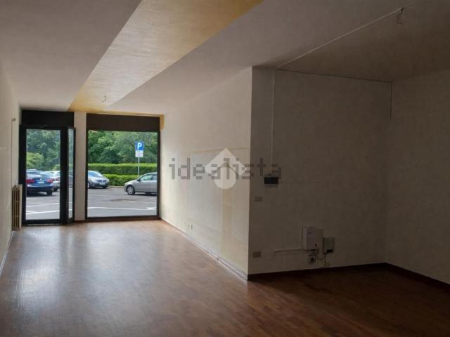 Locale in affitto di 80 m² in Via A. Faccanoni