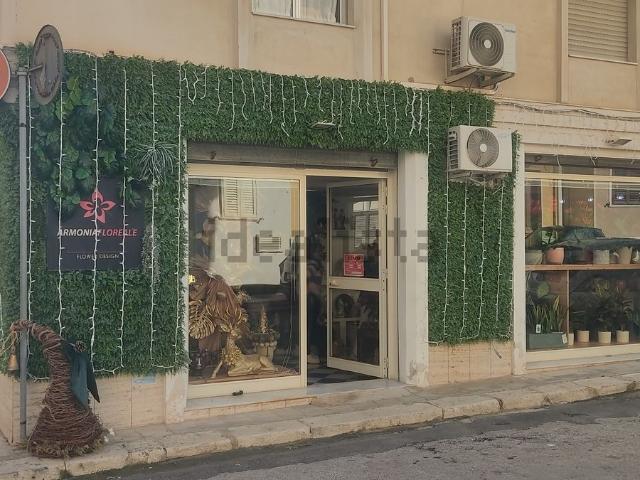 Locale in affitto di 80 m² in Via Bellini