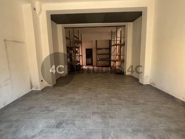 Locale in affitto di 80 m² in Via Citolo da Perugia