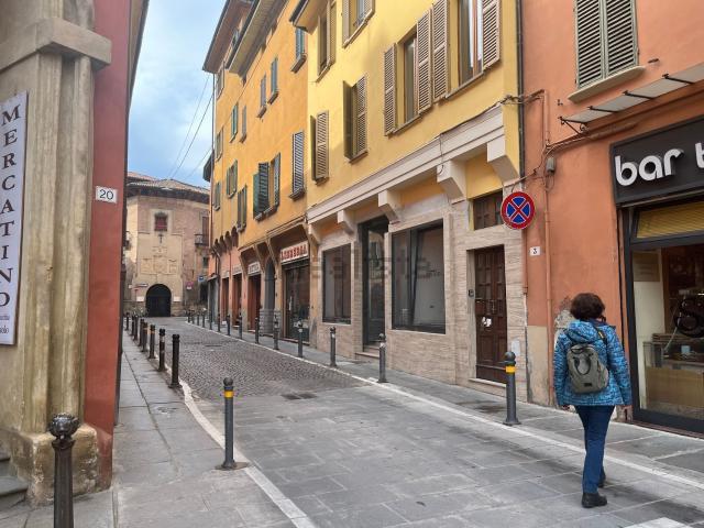 Locale in affitto di 80 m² in Via collegio di spagna, 3