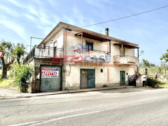 Locale in affitto di 80 m² in Via Cosmo Toscano, 3