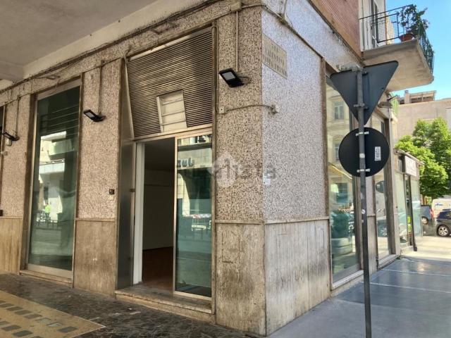 Locale in affitto di 80 m² in Via Dante Alighieri, 20