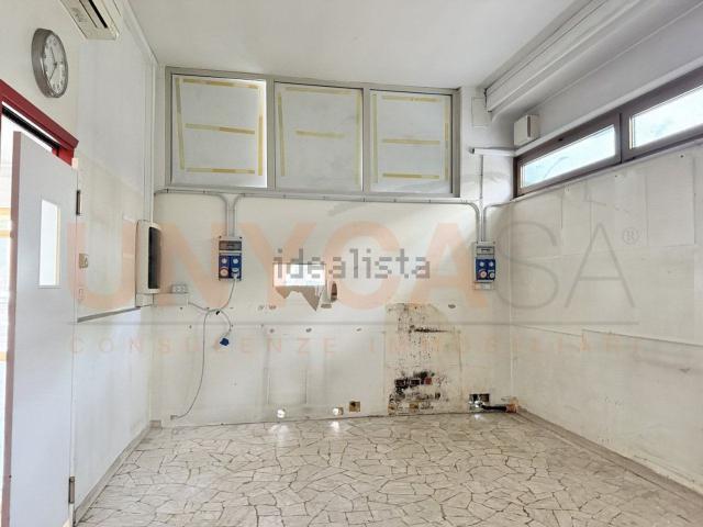 Locale in affitto di 80 m² in Via Dino Cattaneo