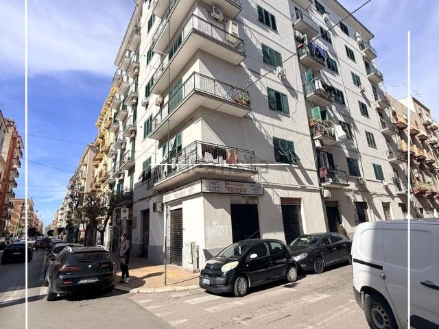 Locale in affitto di 80 m² in Via Diego Peluso, 24