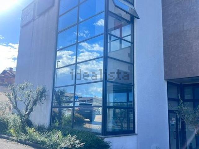 Locale in affitto di 80 m² in Via Don Giulio Carminati, 65