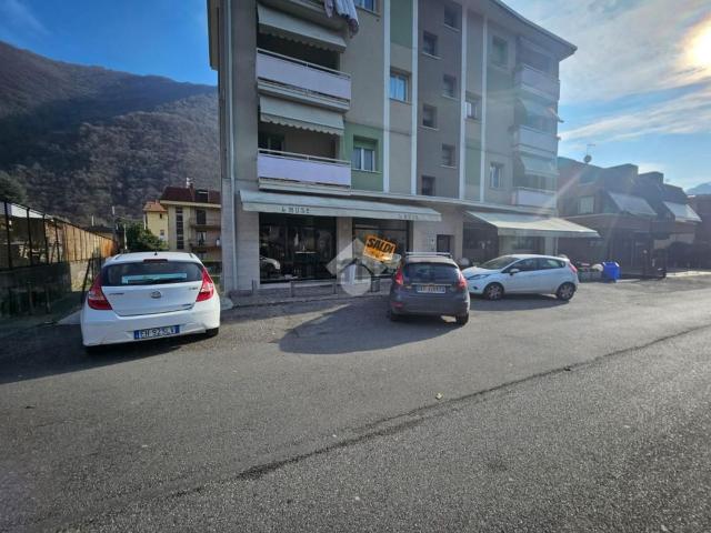 Locale in affitto di 80 m² in Via F. Petrarca, 112