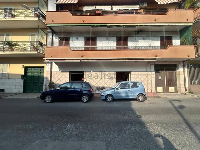 Locale in affitto di 80 m² in Via Filippo Turati