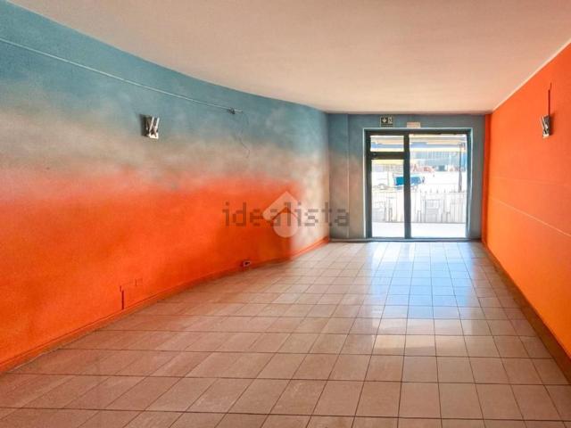 Locale in affitto di 80 m² in Via Fratelli Bandiera