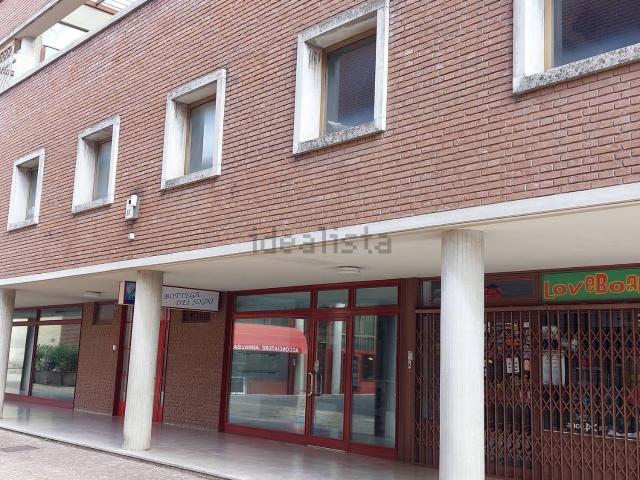 Locale in affitto di 80 m² in Via Giovanni Battista Candotti