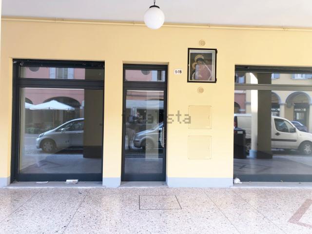 Locale in affitto di 80 m² in Via Giacomo Matteotti, 146