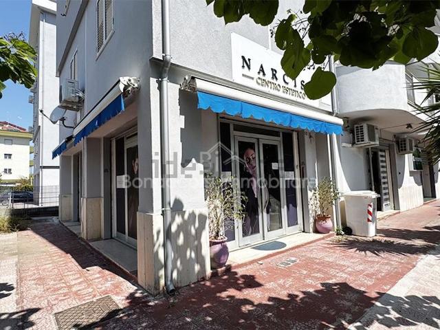 Locale in affitto di 80 m² in Via Giuseppe di Vittorio