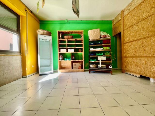 Locale in affitto di 80 m² in Via IV Novembre, 2