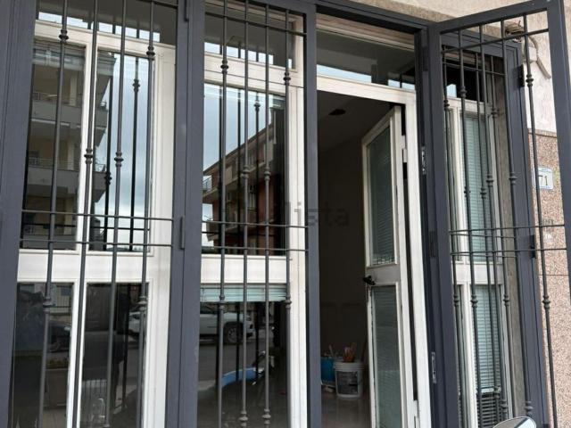 Locale in affitto di 80 m² in Via Leonardo Da Vinci