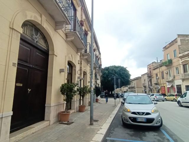 Locale in affitto di 80 m² in Via Palermo, 196