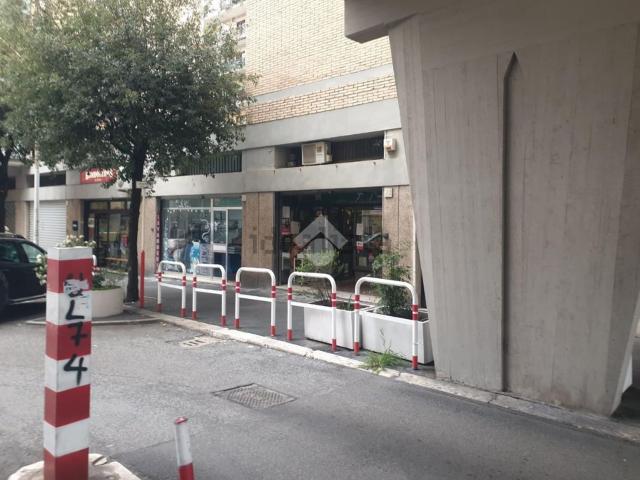 Locale in affitto di 80 m² in Via Pellegrino Matteucci, 82