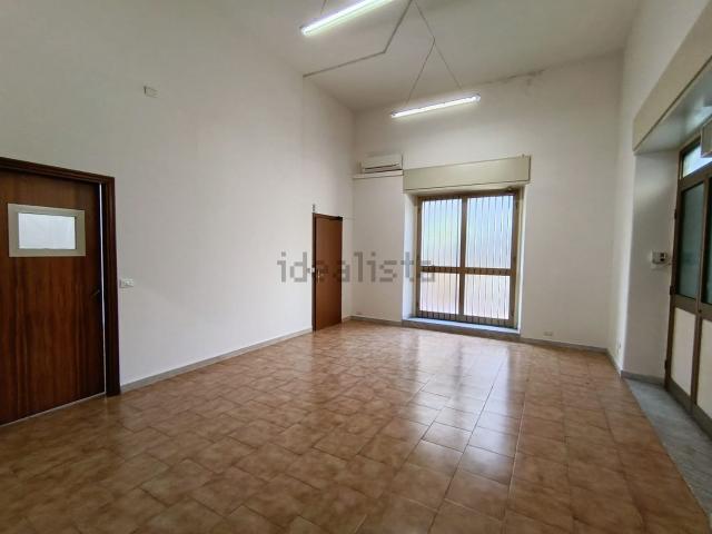 Locale in affitto di 80 m² in Via Proserpina, 27