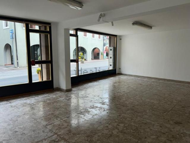 Locale in affitto di 80 m² in Via Roma, 26