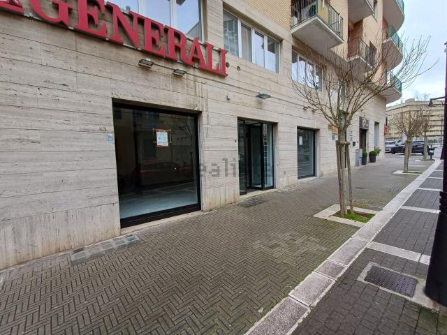 Locale in affitto di 80 m² in Via Roma, 65